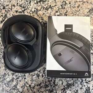 Bose Over-Ear Black Headphones with original box
